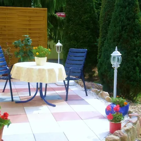 Apartment Gemuetliche Mit Terrasse