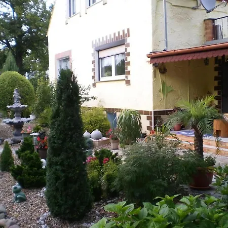 Gemuetliche Mit Terrasse Apartment